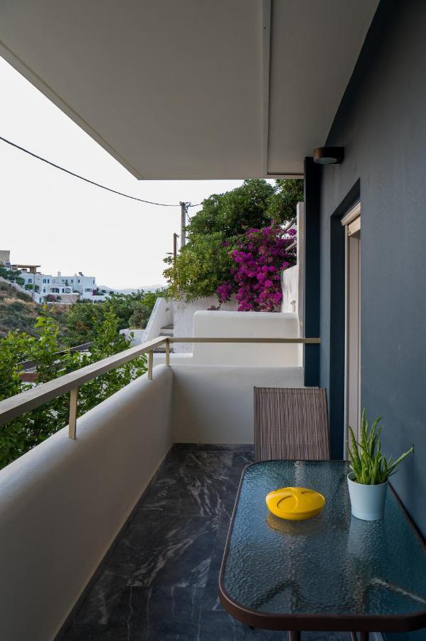 Chroma Lodge Rafina Exterior photo