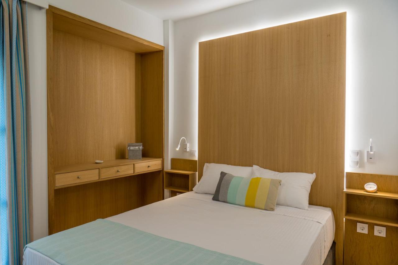 Chroma Lodge Rafina Exterior photo